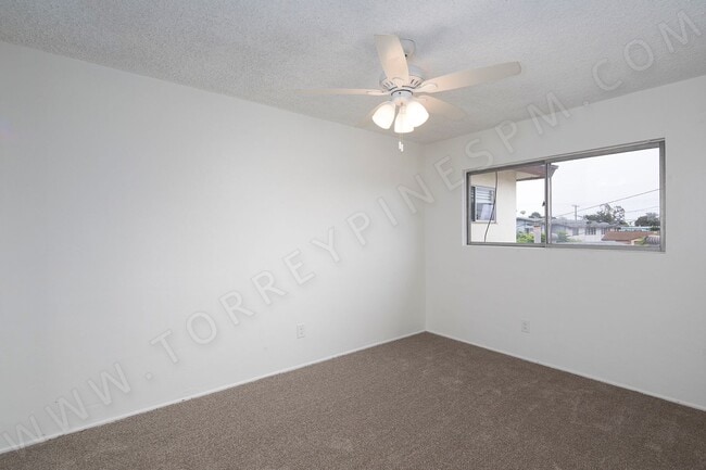 Building Photo - OPEN HOUSE: 11/29 2-3PM ~ 2 BR in Pacific Beach with Parking!