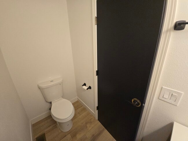 Building Photo - 1707 SW Hartley Ave