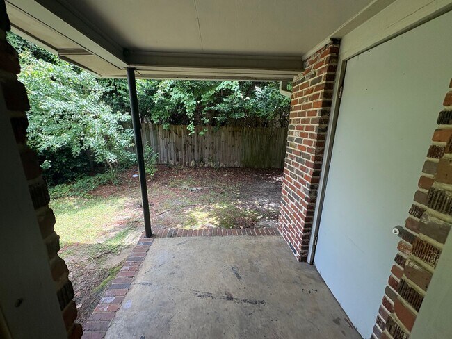 Building Photo - 406 Russell Pkwy