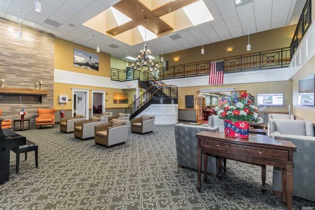 Building Photo - 565 Albany Ave