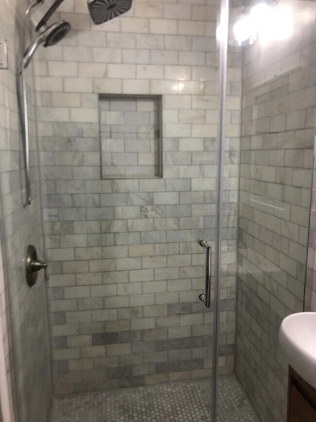 Building Photo - Newly Renovated 3BR/2.5BA Home in NE DC – Move-In Ready!