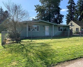 Building Photo - Charming 3-Bed 2bath Single-Level Home in ...