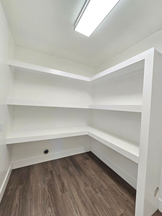 Building Photo - ? Modern 3-Bed, 2-Bath Home with Gorgeous ...