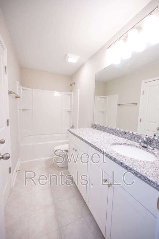 Building Photo - 7801 Montview Rd