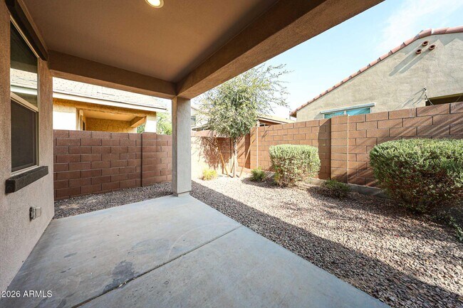 Building Photo - 14220 W Willow Ave