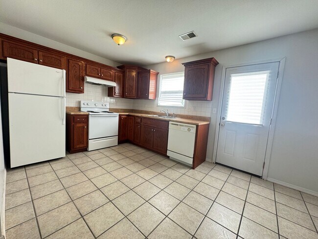 Building Photo - 24430 Sounder Ln