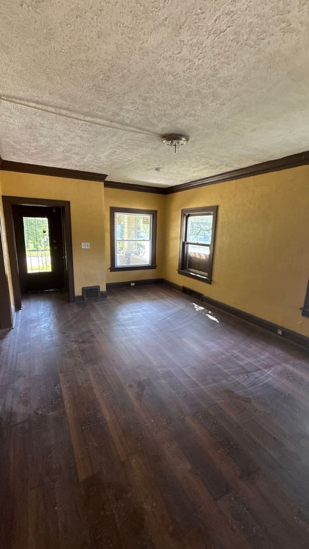 Building Photo - Single Family Home