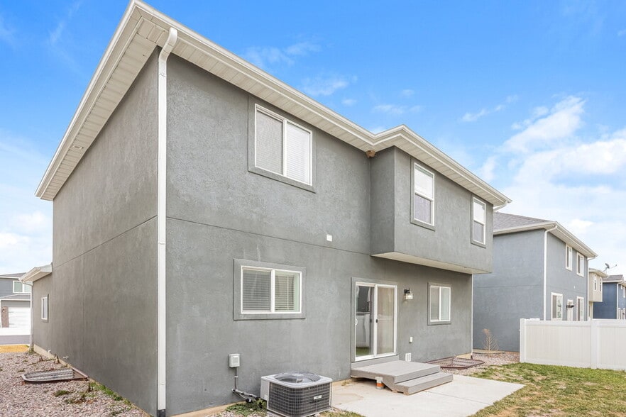 Building Photo - 4728 Rustic Ranch Way