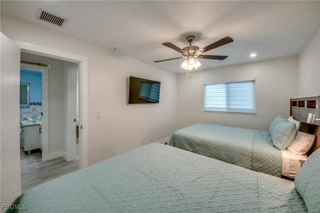 Building Photo - 5325 Mikado Ct