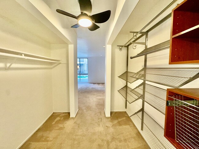 Building Photo - 1134 Alta Loma Rd