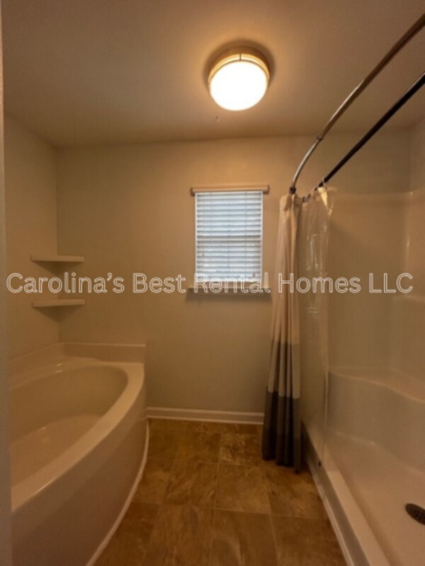 Building Photo - 148 Mariscat Pl