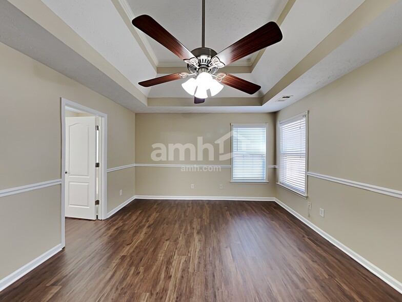 Building Photo - 2385 Braelin Loop