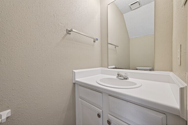 Building Photo - 3479 Rockrill Dr