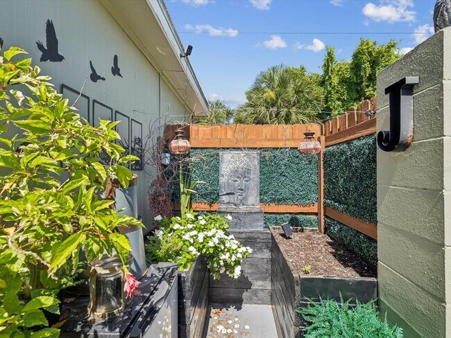 Building Photo - 1308 70th St N