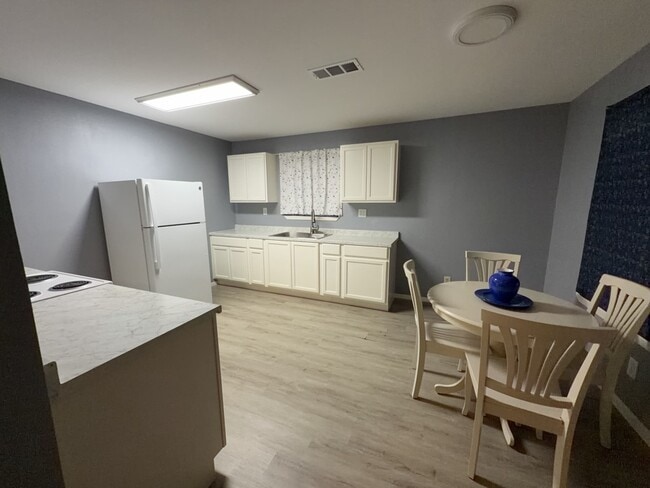 Building Photo - 15118 Carraway Ct