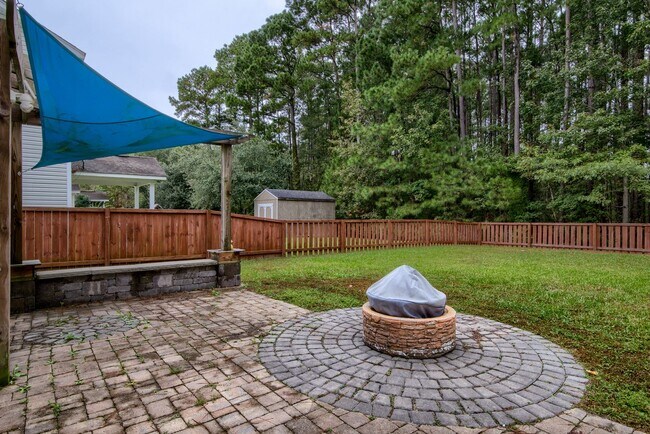Building Photo - 208 Woodbrook Way