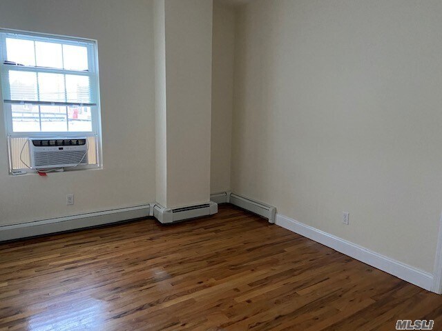 Building Photo - 1024 Broadway