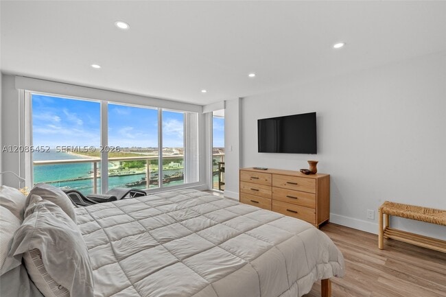 Building Photo - 2100 S Ocean Dr