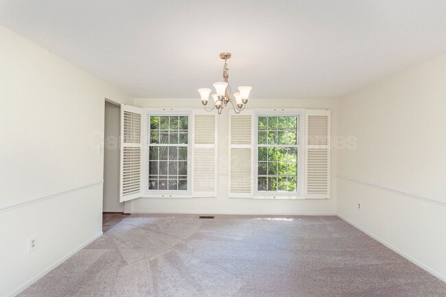 Building Photo - 7690 Middle Valley Dr