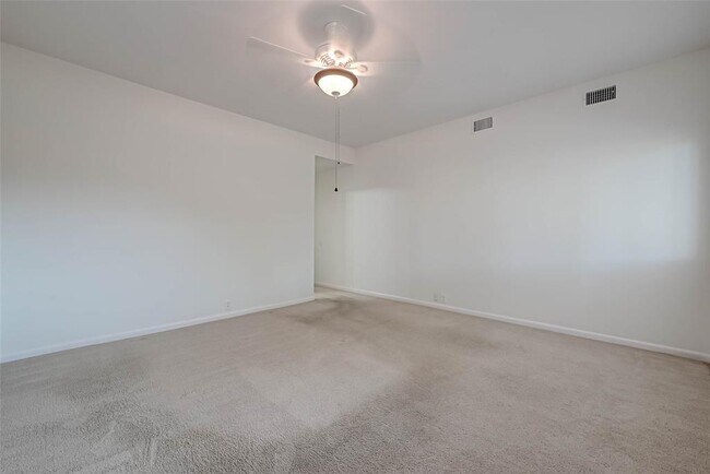 Building Photo - 1502 Prairie Grove Dr