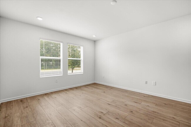 Building Photo - 5100 Clay Whaley Rd