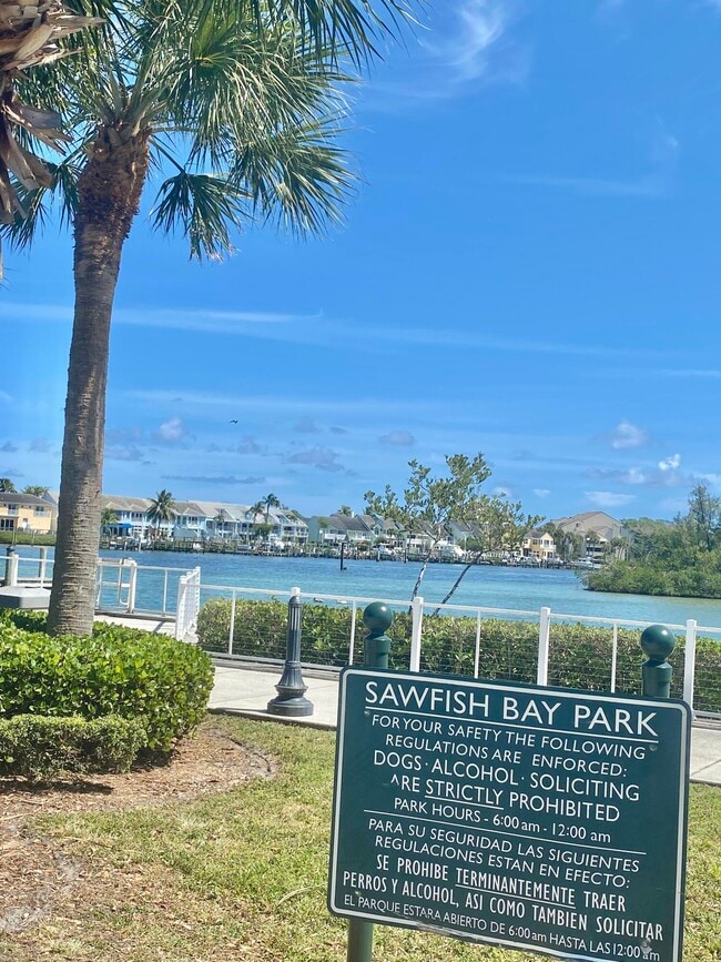 Building Photo - 150 Pineview Rd