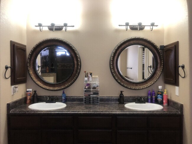 Building Photo - 3132 Tunnel Point Way