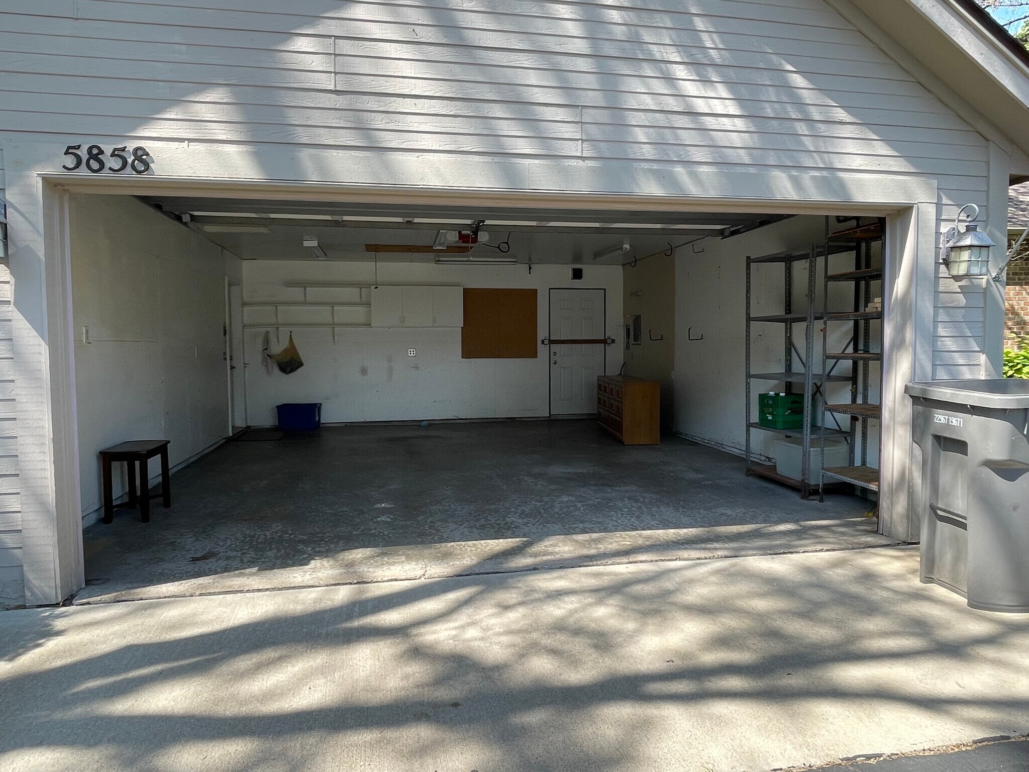 Building Photo - 5858 Red Cherry Ln