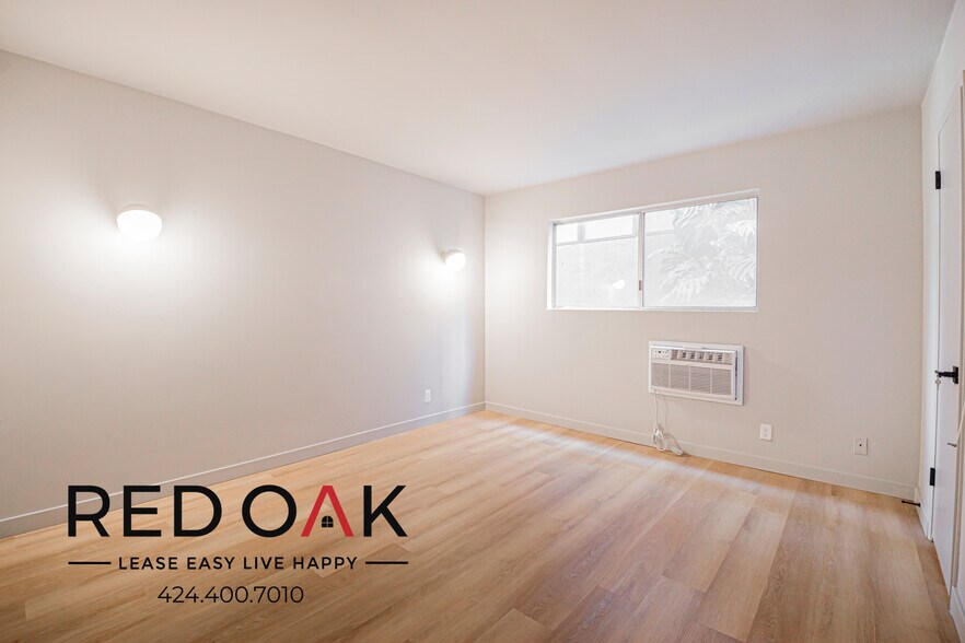 Building Photo - 426 S Venice Blvd