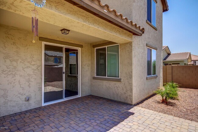 Building Photo - 2542 N Riley Rd