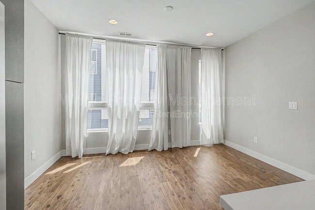 Building Photo - 5737 W 17th Ave