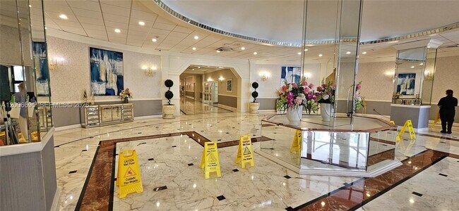 Building Photo - 3800 S Ocean Dr