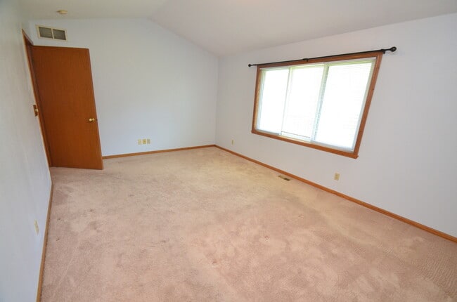 Building Photo - 1239 Wood Creek Bend