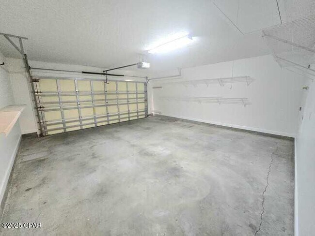 Building Photo - 19 Flamenco St