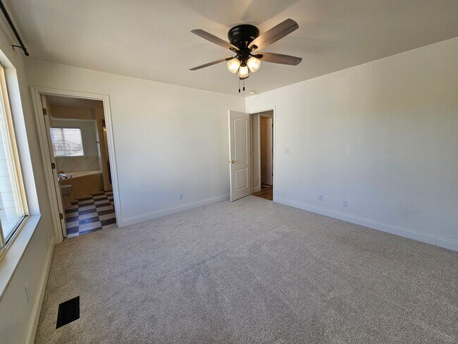 Building Photo - 4698 Colander Dr