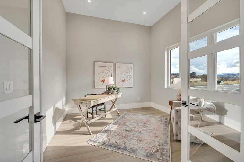 Building Photo - 1452 Meadow Glen Dr