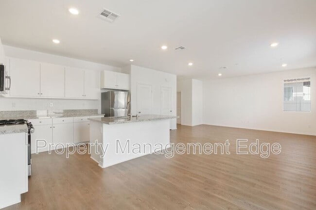 Building Photo - 36644 Desert Tortoise Rd