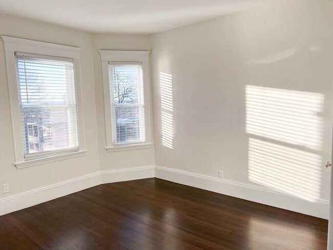 Building Photo - 156 Homes Ave