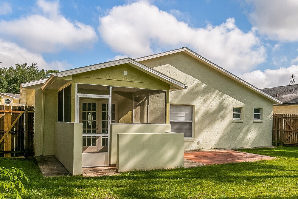 Building Photo - 1458 Eldra Dr