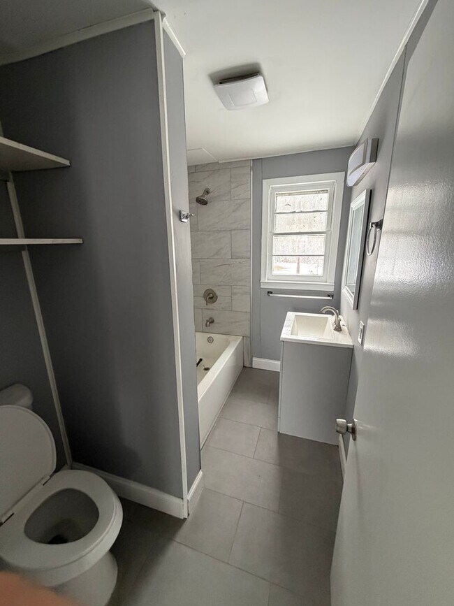 Building Photo - 5/7 Risco RD