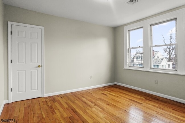 Building Photo - 117 Parkview Terrace