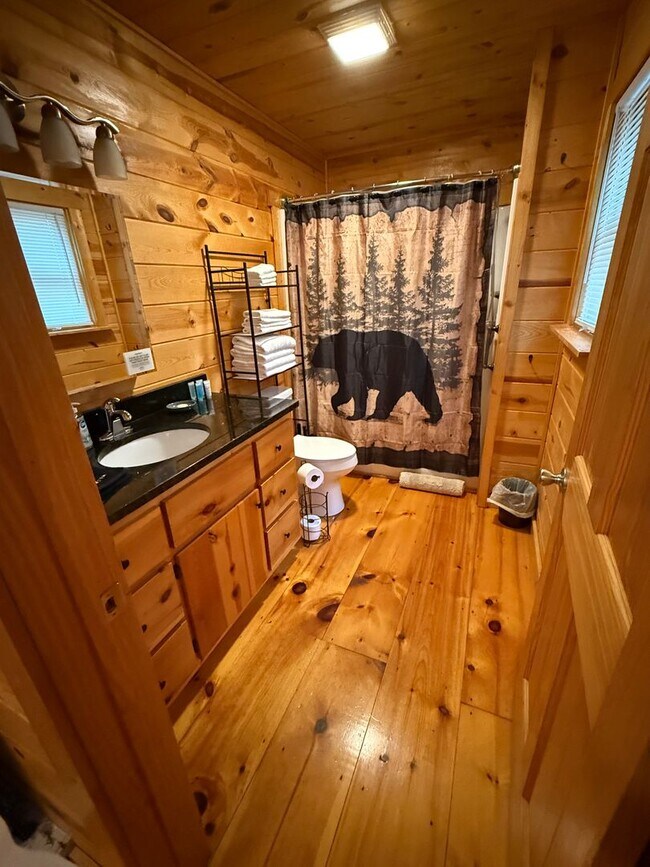 Building Photo - Laurel Oak Cabin