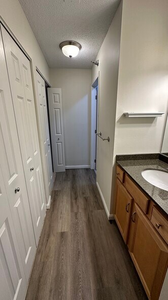 Building Photo - 6010 Chasewood Pky