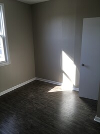 Building Photo - $750/ 2br 2 Bdr House for Rent $750 (990 A...