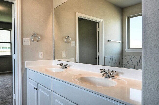 Building Photo - Blue Abbot Drive, Fresno, TX 77545 - 4 BR 2.5 BA single-family home