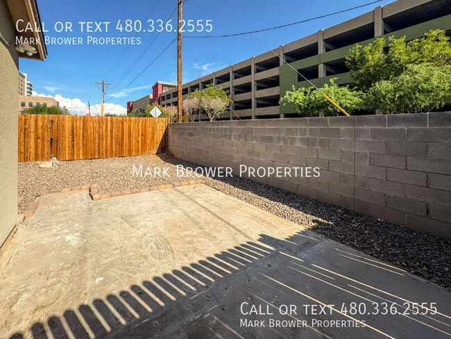 Building Photo - 2801 N 17th Pl