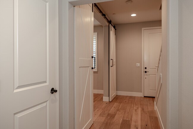 Building Photo - 196 E Main Ave