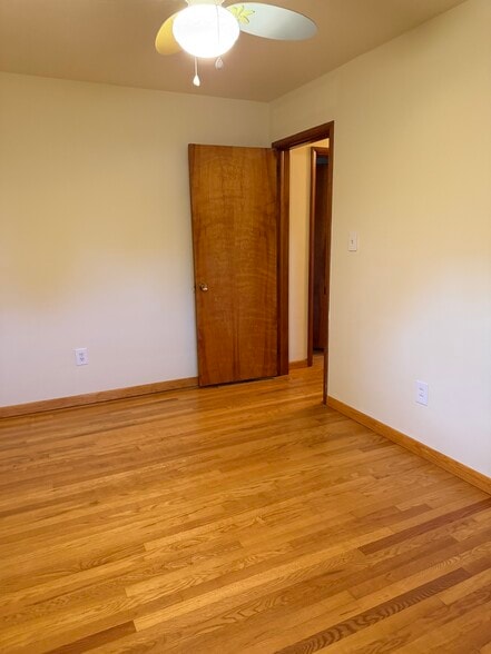 Building Photo - 625 E Queen St