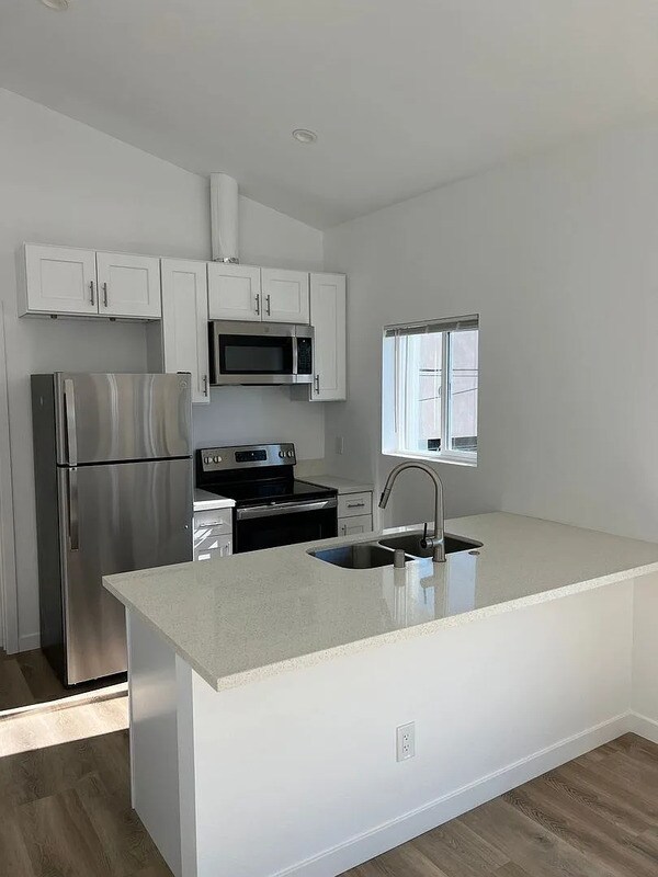 Building Photo - 2226 Conquista Ave