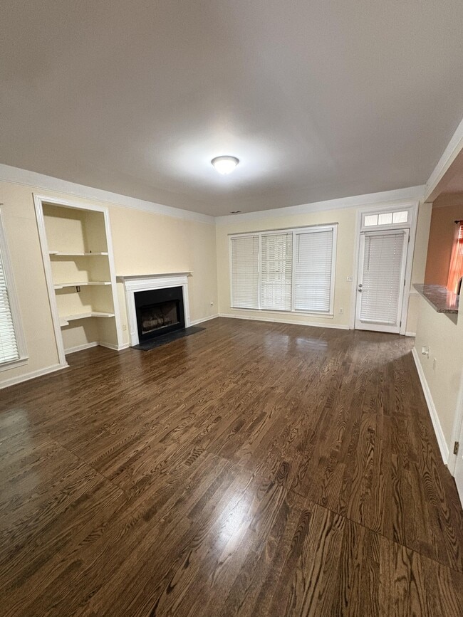 Building Photo - 7 Angel Wing Ct